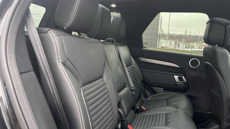 Land Rover Discovery 3.0 D300 R-Dynamic HSE 5dr Auto Diesel Station Wagon